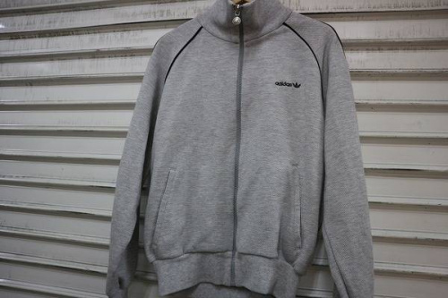 古着のアディダス