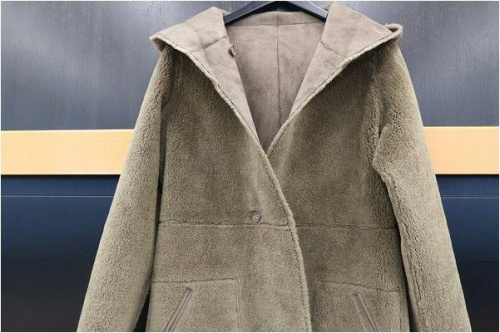 セレクトショップのムートンコート