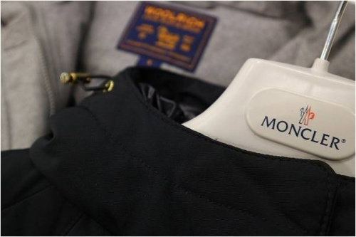 モンクレールのウールリッチ