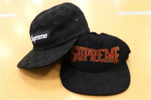 セールのSUPREME