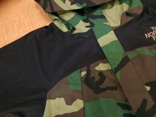 SUPREMEのシュプリーム