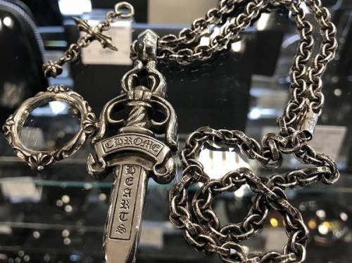 SUPREMEのクロムハーツ