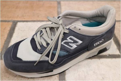 スニーカーのニューバランス
