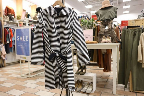 キャリアファッションのUNTITLED