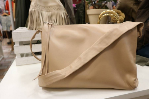 キャリアファッションのCELINE