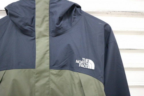 ノースフェイスのヌプシ