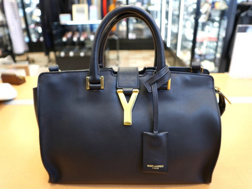 ラグジュアリーブランドのSAINT LAURENT