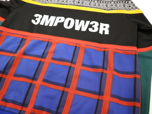 アディダスのファレルウィリアムスス