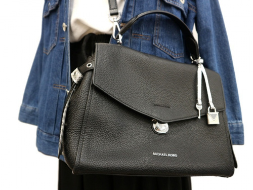 ラグジュアリーブランドのMICHAEL KORS