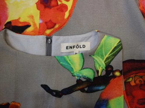 エンフォルドのノースリーブワンピース