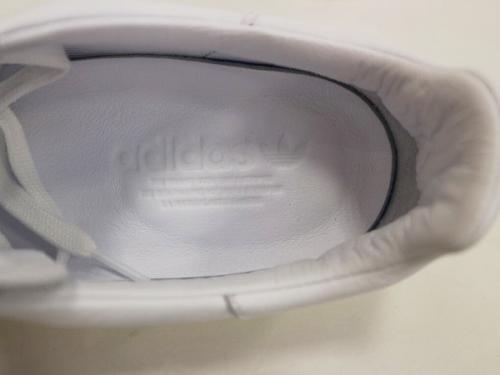 STAN SMITH RECONのスタンスミス