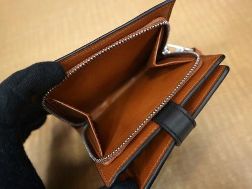 財布のコンパクトジップウォレット