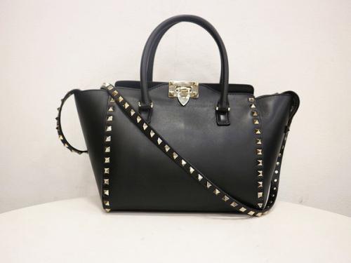 レアアイテムのALENTINO