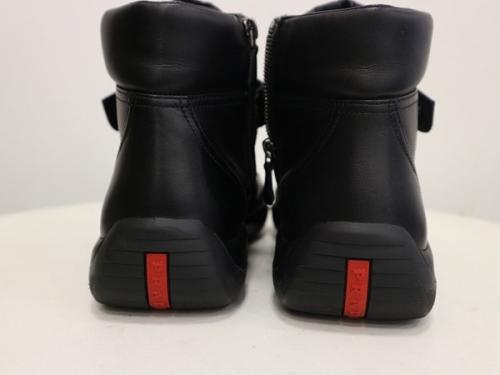 ハイカットレザースニーカーの財布