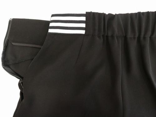 ボーダーズアットバルコニのテーパードパンツ