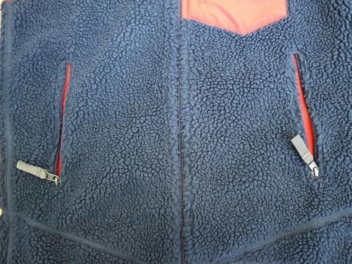 アウトドアのフリース