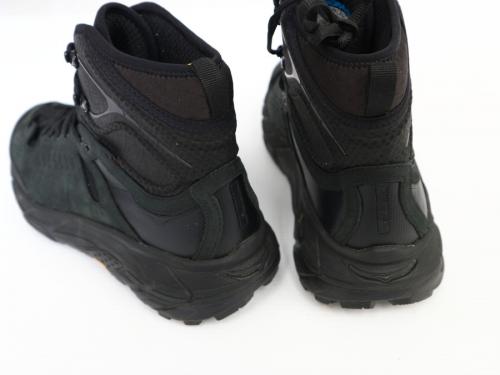 ハイカットスニーカーのボンダイ