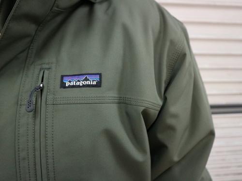 ダウンジャケットのヘビーダウンジャケット