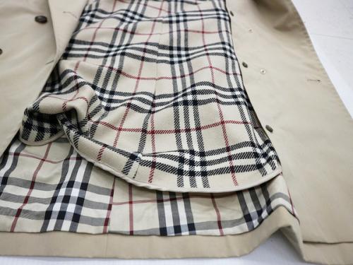 バーバリーロンドンのトレンチコート