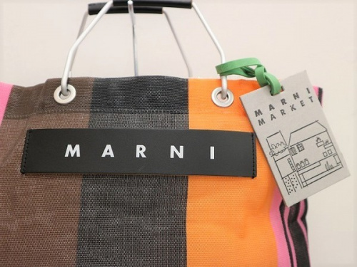 レアアイテムのMARNI FLOWER CAFF