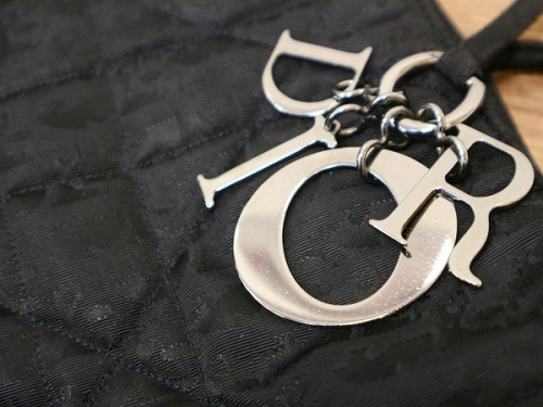 レアアイテムのChristian Dior