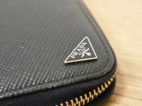 レアアイテムのPRADA