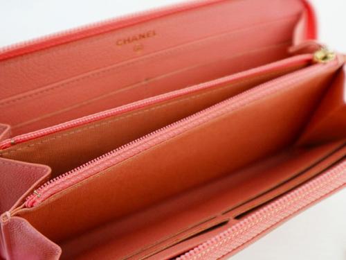シャネルのココマークラウンドファスナーウォレット