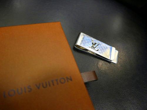 LOUIS VUITTON 　のルイ ヴィトン　