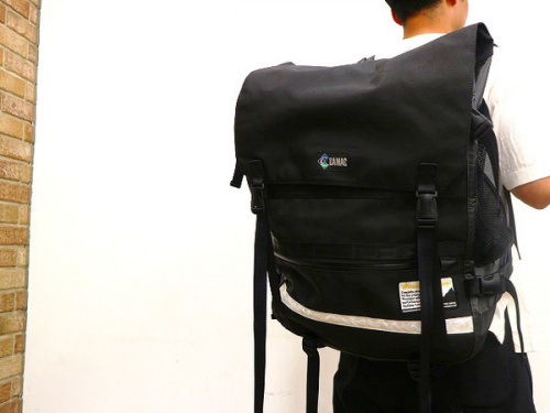 レアアイテムのMASTERPIECE×CAMAC