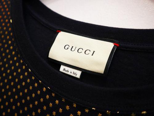 グッチのGUCCYロゴスターTシャツ
