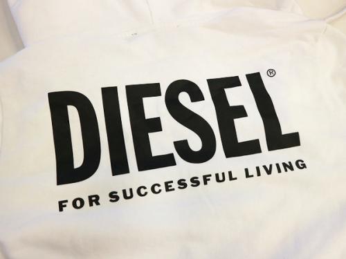 ディーゼルのパーカー