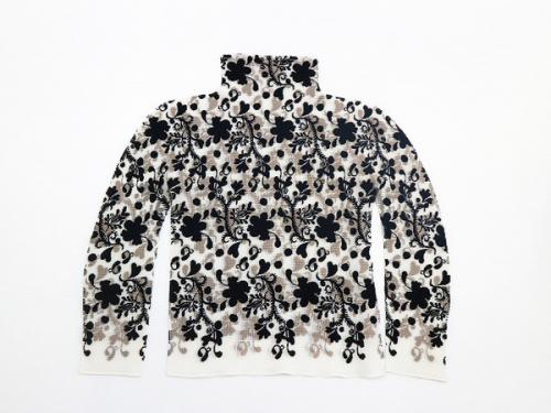 ハイネックカットソーの与野