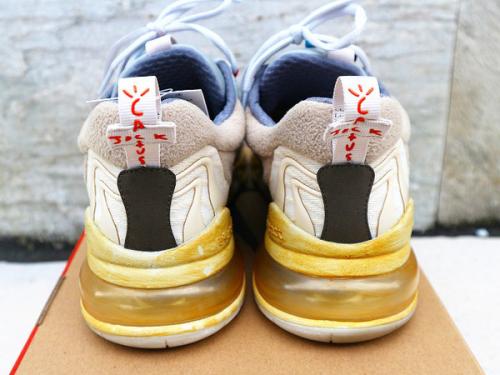 ナイキのトラヴィススコット