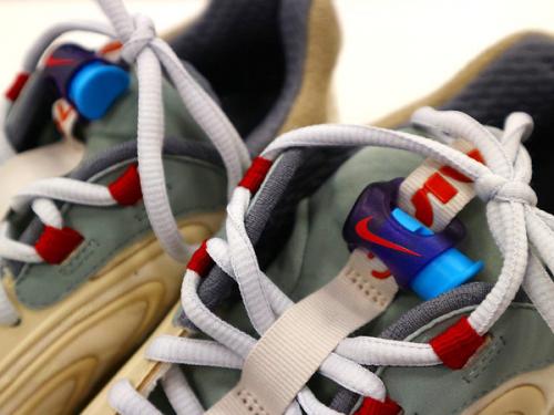 トラヴィススコットのスニーカー