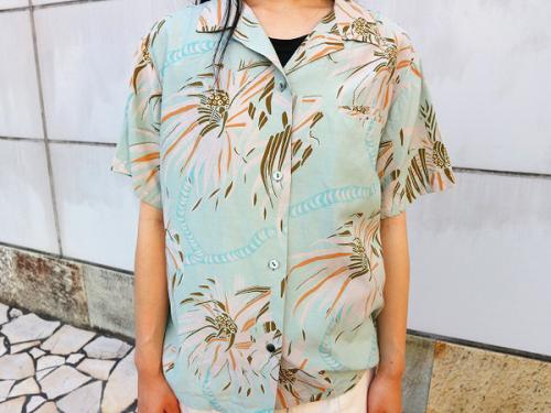 フレームワーク×レインスプーナーのアロハシャツ