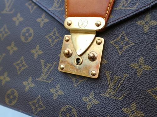 ルイ ヴィトン　のセカンドバッグ