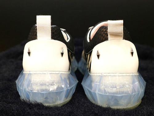 ジミーチュウのスニーカー