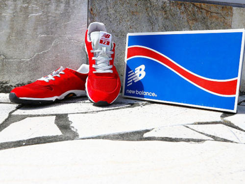 スニーカーのNEWBALANCE