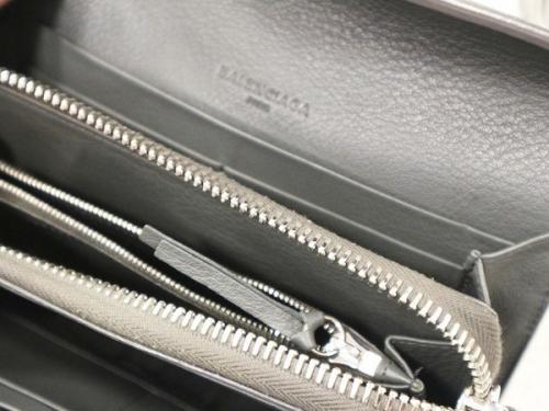 バレンシアガの財布