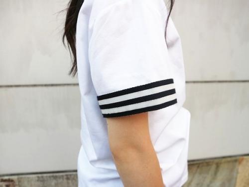 ボーダーズ アット バルコニーのTシャツ