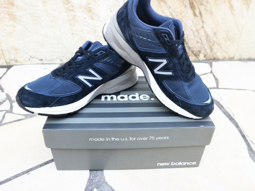 スニーカーのNEW BALANCE