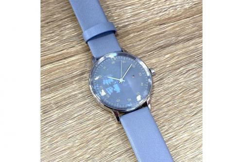 グラフペーパーの腕時計