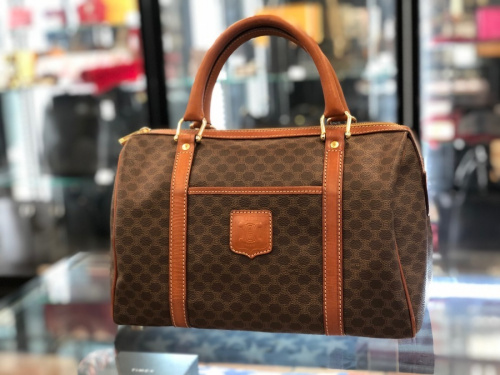 ラグジュアリーブランドのCELINE