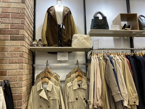 トレンチコートの与野