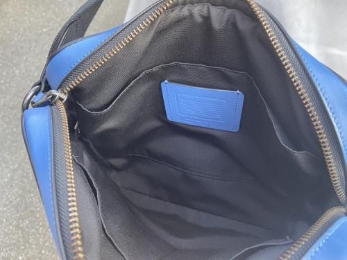 コーチ × キースヘリングのショルダーバッグ