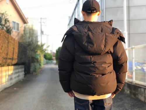 ダウンジャケットの与野