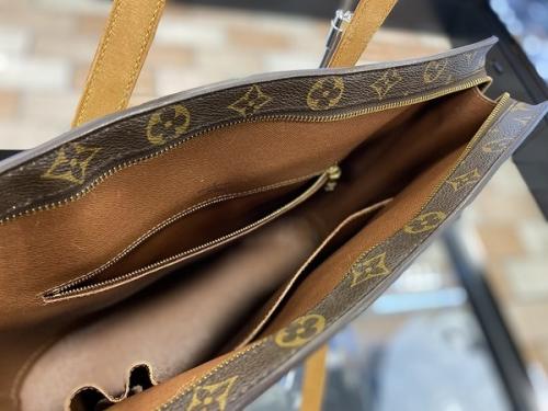 ルイ ヴィトン　のトートバッグ