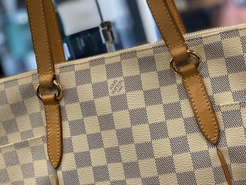 ルイ ヴィトン　のバッグ