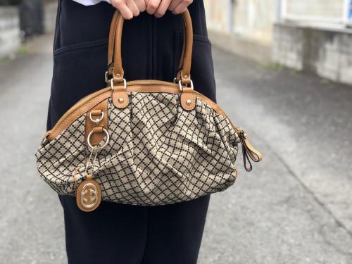 グッチのショルダーバッグ
