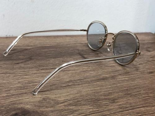 アヤメのサングラス